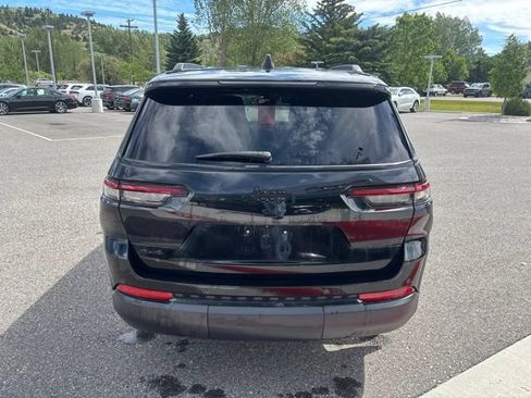 Used 2024 Jeep Grand Cherokee L Laredo AWD/4WD image 5