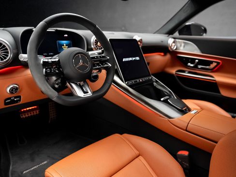 Used 2024 Mercedes-Benz AMG GT 55 image 2