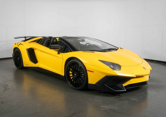 Used 2016 Lamborghini Aventador LP 750-4 Superveloce AWD/4WD image 2