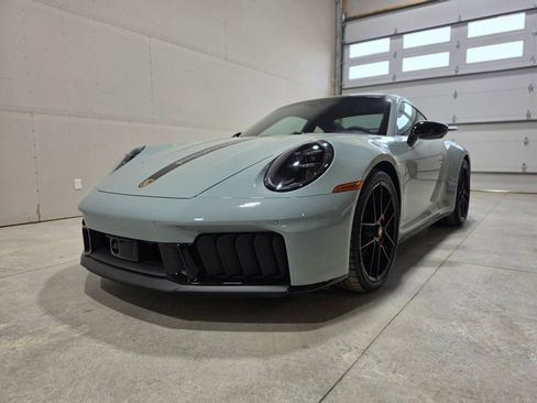 Used 2025 Porsche 911 Carrera 4 GTS AWD/4WD image 18