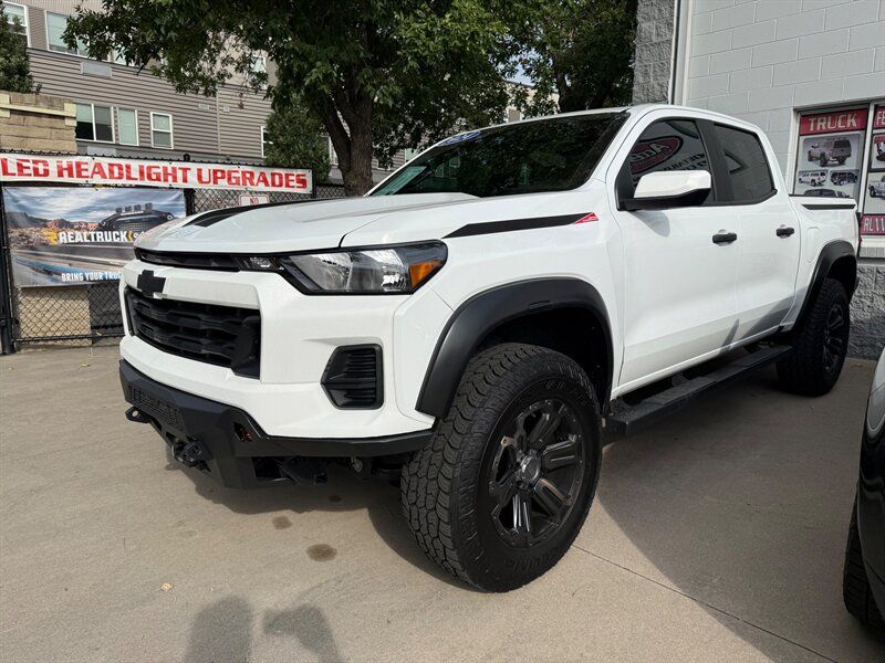 Used 2024 Chevrolet Colorado W/T AWD/4WD image 2