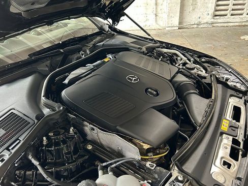 Used 2025 Mercedes-Benz C 300 4MATIC Sedan image 32