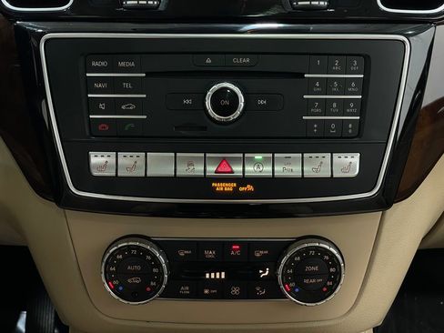 Used 2017 Mercedes-Benz GLS 450 4MATIC image 26