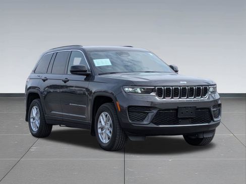 Used 2025 Jeep Grand Cherokee Laredo X w/ Luxury Tech Group I AWD/4WD image 10