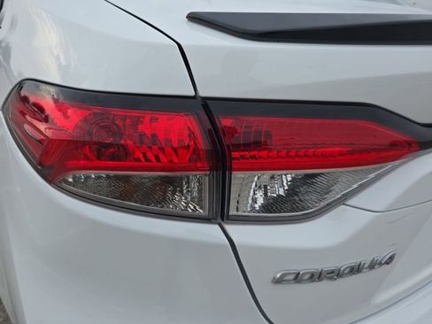 Used 2020 Toyota Corolla L image 34