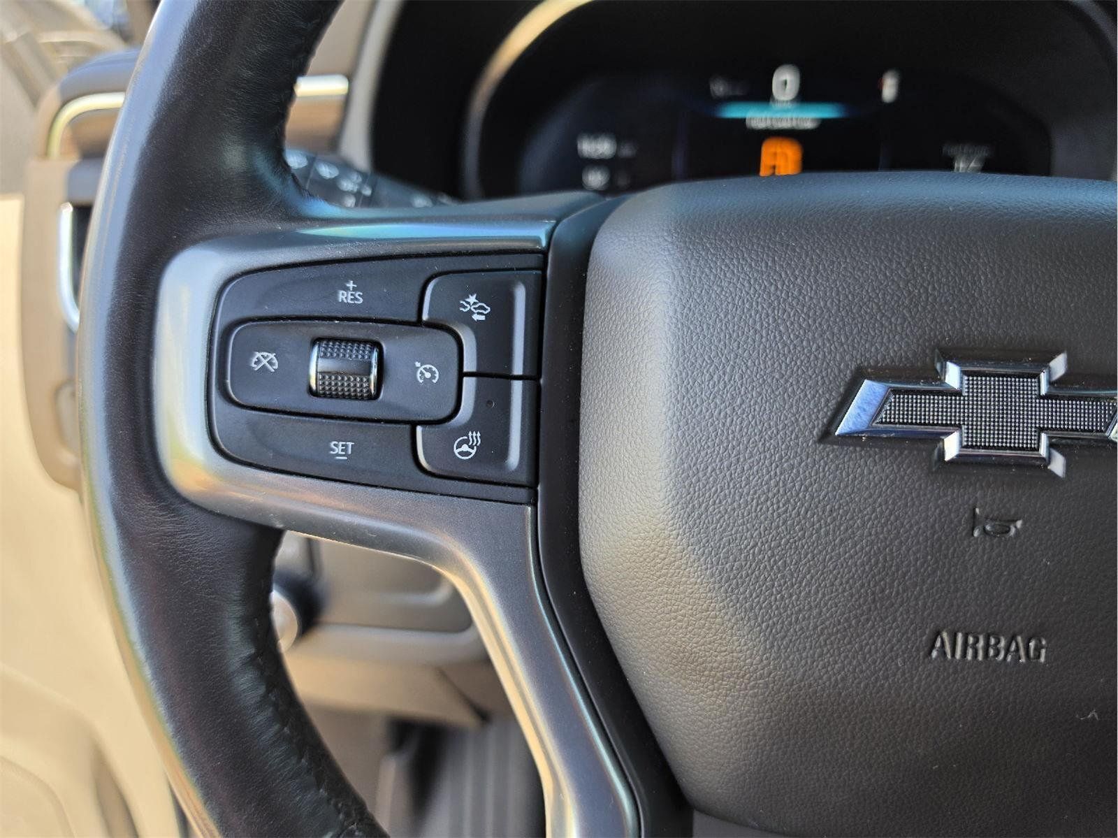 Used 2022 Chevrolet Tahoe Z71 w/ Luxury Package AWD/4WD image 26