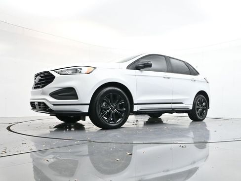 Used 2024 Ford Edge SE w/ Black Appearance Package image 26