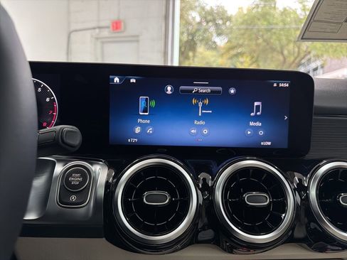 Used 2026 Mercedes-Benz GLB 250 image 33