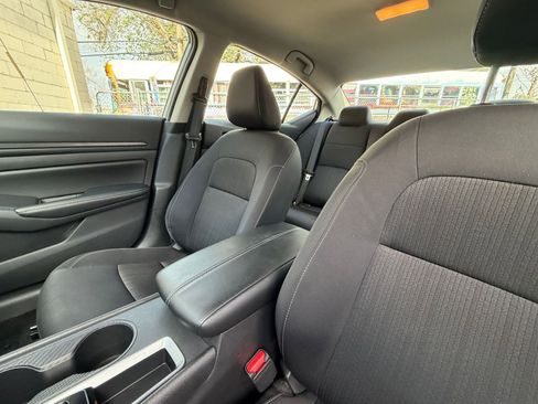 Used 2025 Nissan Altima 2.5 SV FWD image 34