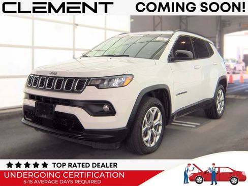 Used 2025 Jeep Compass Latitude AWD/4WD image 1