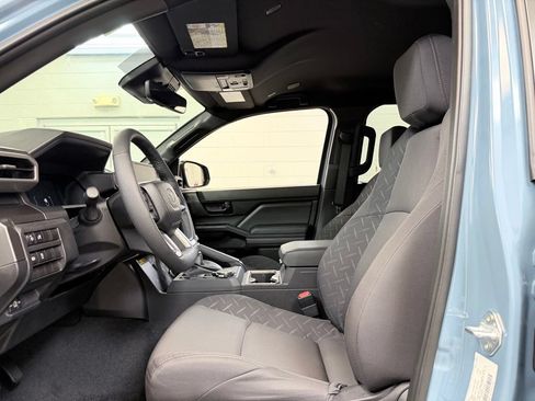 Used 2026 Toyota Tacoma SR5 AWD/4WD image 15