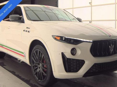 Used 2022 Maserati Levante Modena image 2