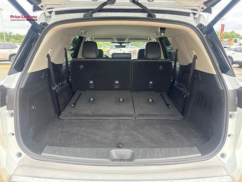 Certified 2025 Nissan Pathfinder SL AWD/4WD image 8
