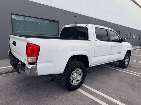 Used 2016 Toyota Tacoma SR5 RWD image 4