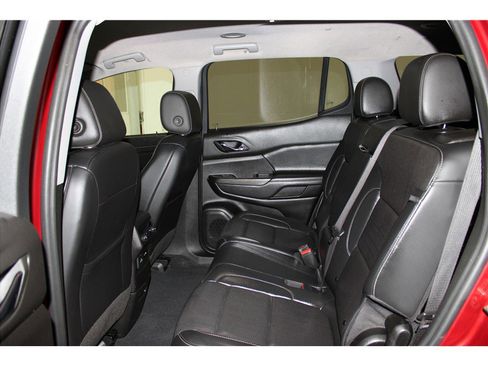 Used 2023 GMC Acadia SLT image 12