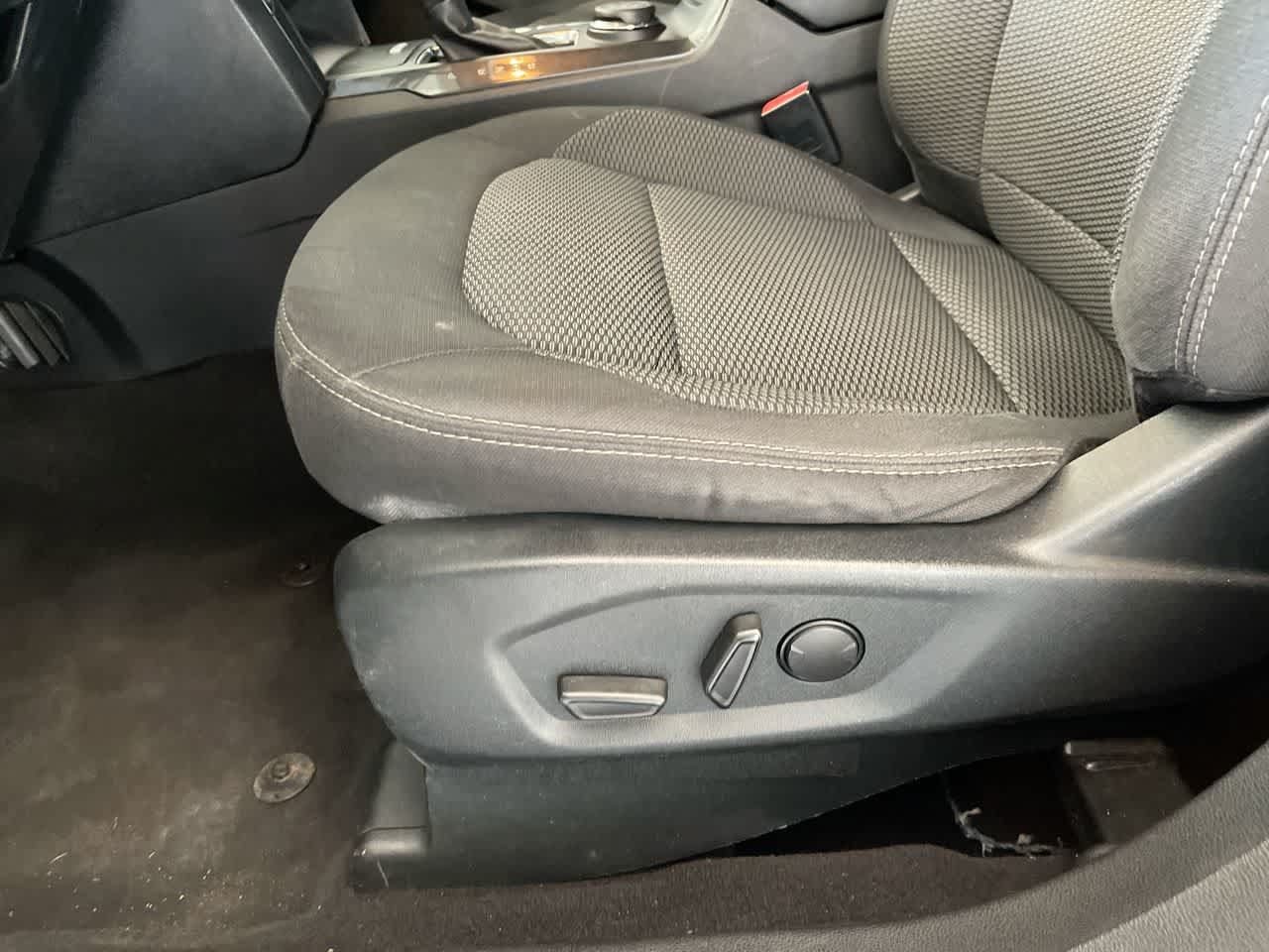 Used 2019 Ford Explorer XLT w/ Equipment Group 201A AWD/4WD image 12