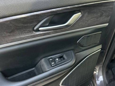 Used 2022 Jeep Grand Cherokee Limited 4xe image 48