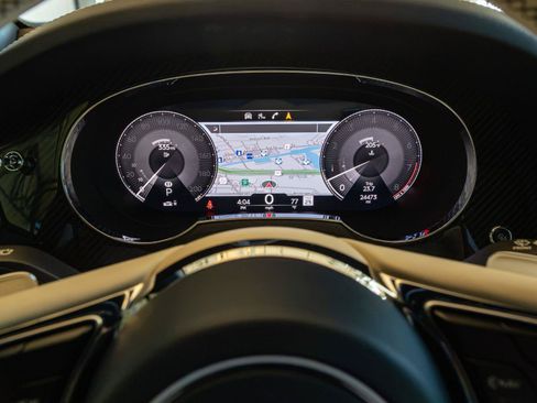 Used 2022 Bentley Bentayga AWD/4WD image 13