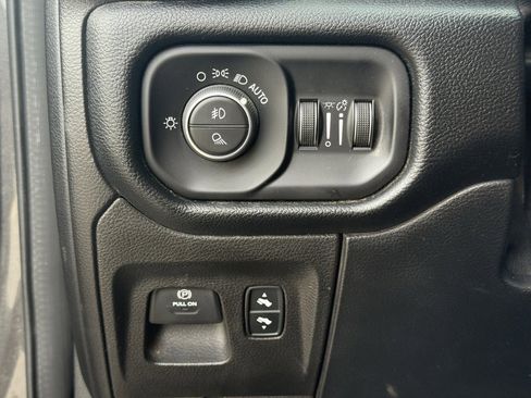 Used 2019 RAM 1500 Sport image 17