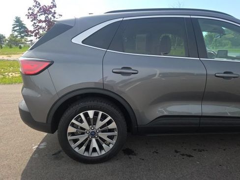 Used 2022 Ford Escape Titanium AWD/4WD image 7