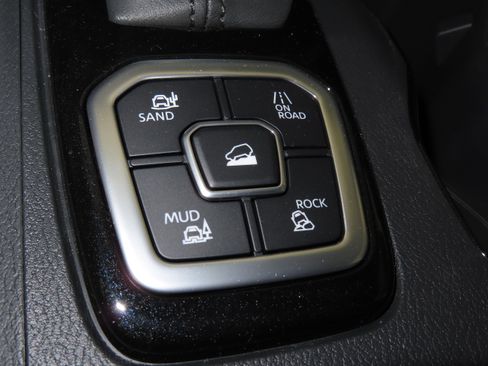 New 2026 Nissan Frontier SV w/ All-Weather Content Package image 31