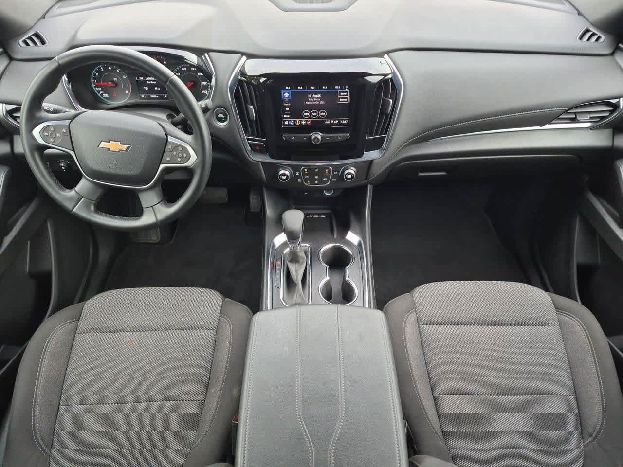 Used 2023 Chevrolet Traverse LT FWD image 15