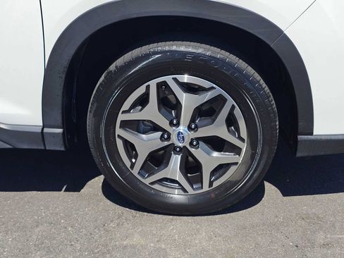 Used 2023 Subaru Forester Premium AWD/4WD image 9