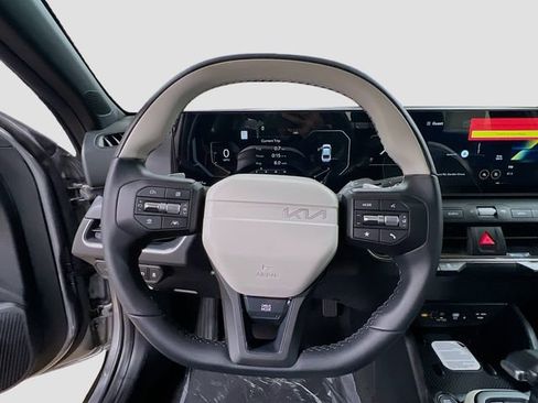 New 2025 Kia K4 GT-Line image 11