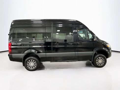 Used 2024 Mercedes-Benz Sprinter 2500 image 9