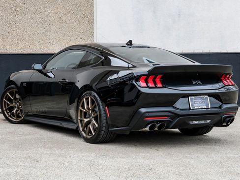 Used 2024 Ford Mustang GT Premium w/ GT Performance Package RWD image 13