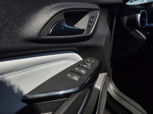 Used 2025 Chevrolet Trax LT FWD image 22