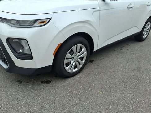 Used 2020 Kia Soul LX FWD image 4