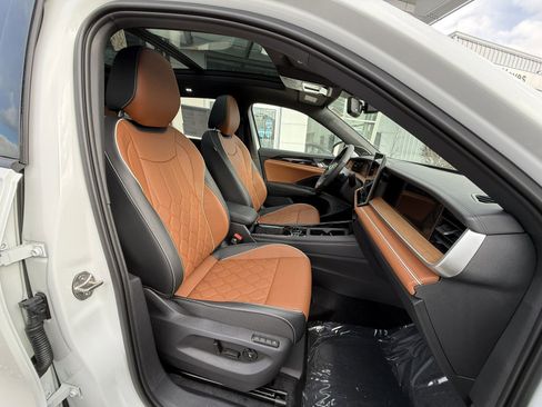 New 2026 Volkswagen Tiguan SEL R-Line image 25