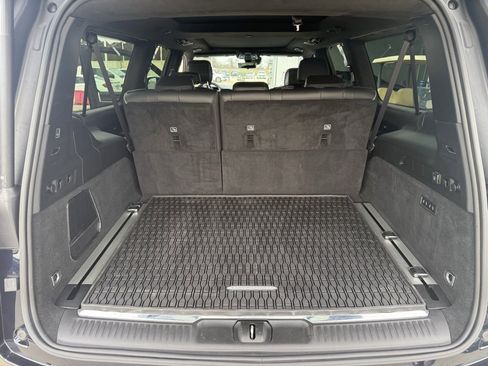 Used 2025 Jeep Grand Wagoneer L Series II Obsidian w/ Quick Order Packagew 28T image 10