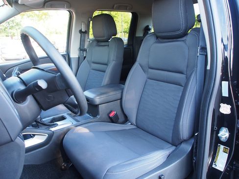 Used 2023 Nissan Frontier SV RWD image 16