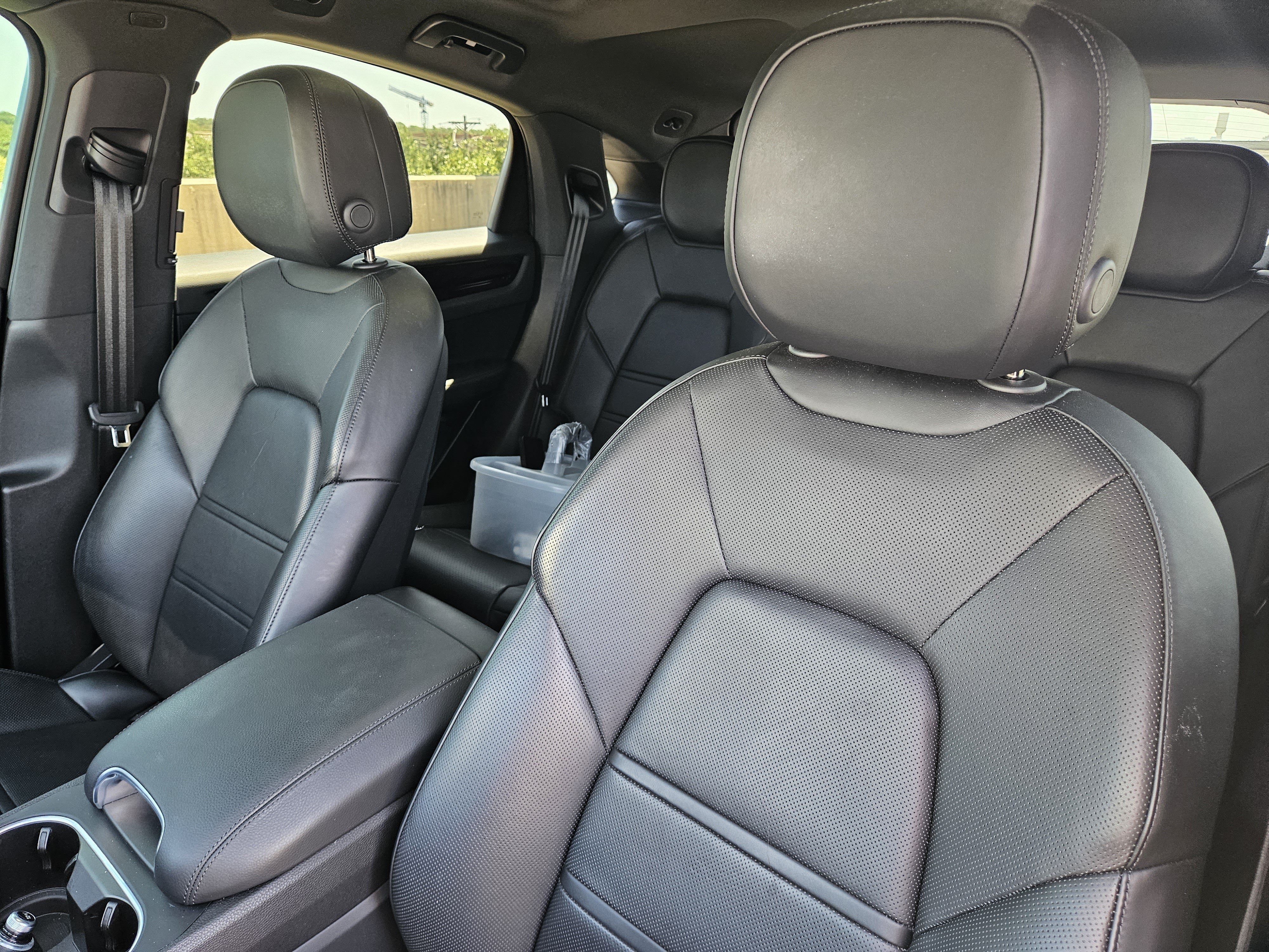 Certified 2023 Porsche Cayenne Coupe AWD/4WD image 6