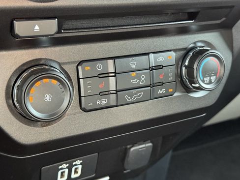 Used 2018 Ford F150 XLT w/ Equipment Group 302A Luxury image 34