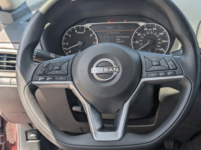 Used 2024 Nissan Altima 2.5 SV FWD image 15