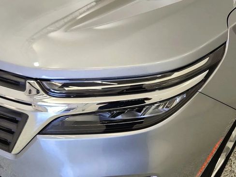 Used 2024 Chevrolet Equinox LT FWD image 14