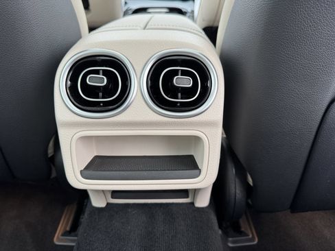 Used 2025 Mercedes-Benz C 300 C 300 image 9