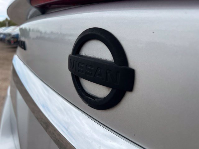 Used 2015 Nissan Altima 2.5 SL w/ Technology Package FWD image 12