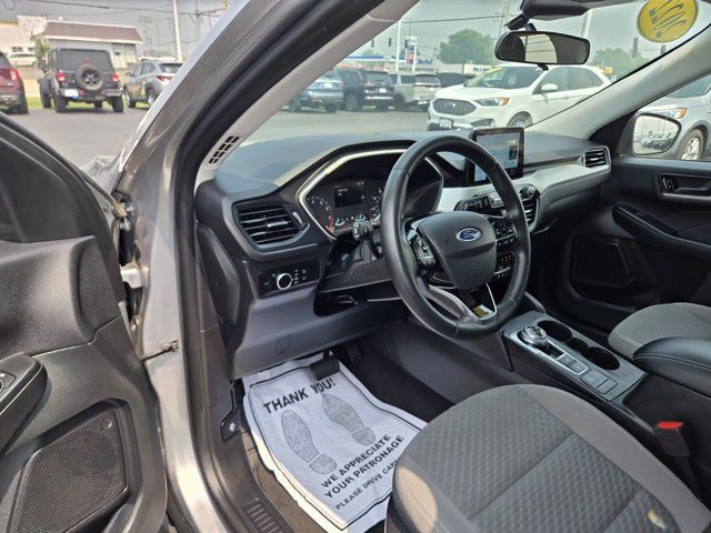 Used 2022 Ford Escape SE w/ Convenience Package AWD/4WD image 2