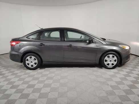 Used 2017 Ford Focus S image 8