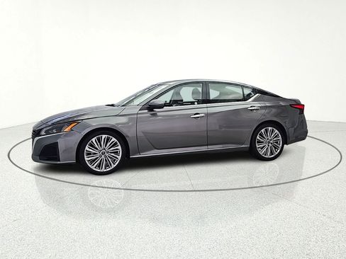 Used 2023 Nissan Altima 2.5 SL FWD image 3