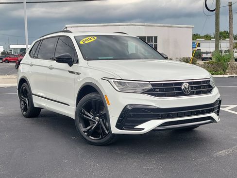 Used 2023 Volkswagen Tiguan SE R-Line FWD image 34
