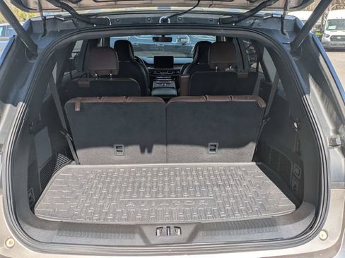 Used 2020 Lincoln Aviator Reserve w/ Equipment Group 202A image 9