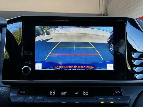 Used 2025 Toyota Camry LE image 30