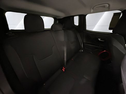 Used 2017 Jeep Renegade Trailhawk image 16