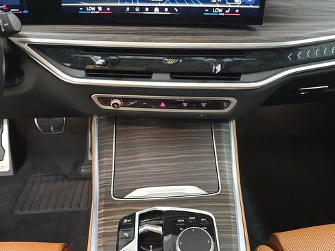Used 2024 BMW X5 xDrive40i w/ M Sport Package AWD/4WD image 13
