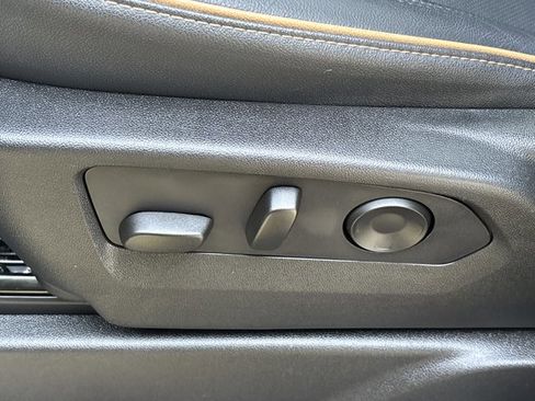 Used 2023 GMC Yukon AT4 image 24